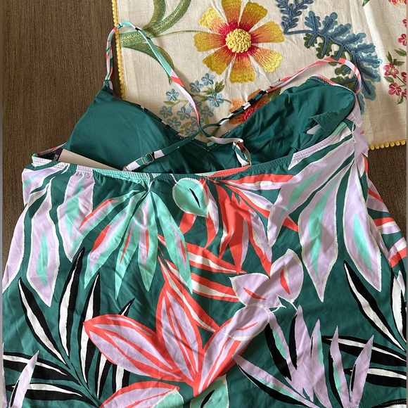 Anne Cole Women's Easy Triangle Tankini Swim Top - Picture 5 of 7